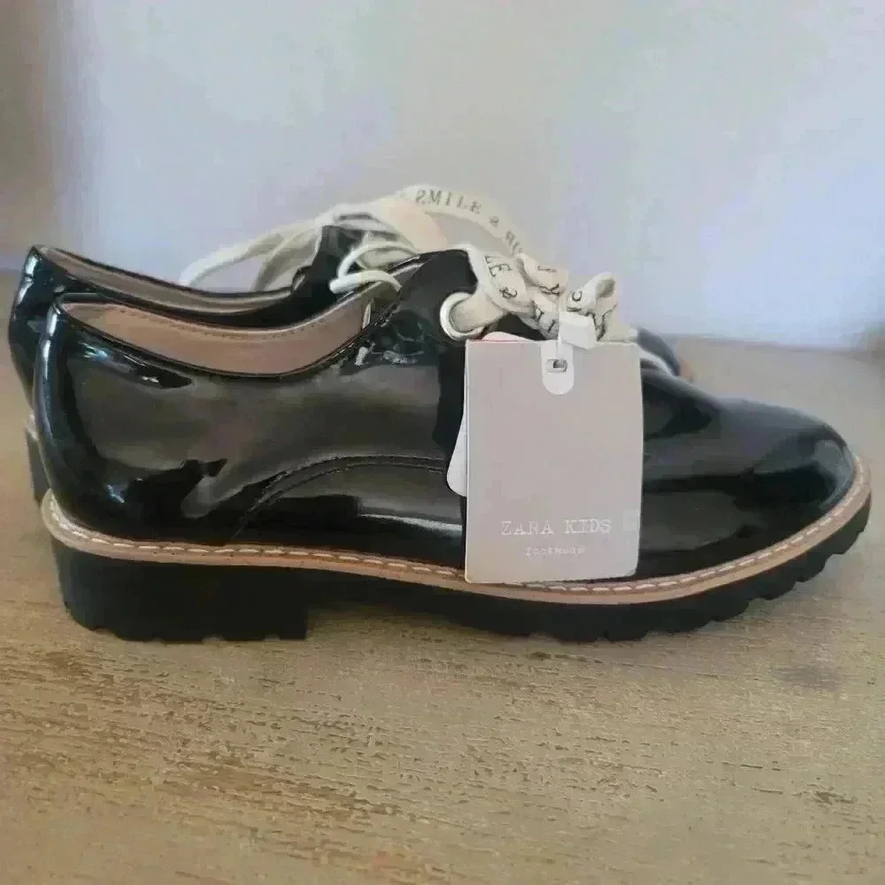 Zara kids black patent leather Oxford shoes sz 35 US sz 3.5